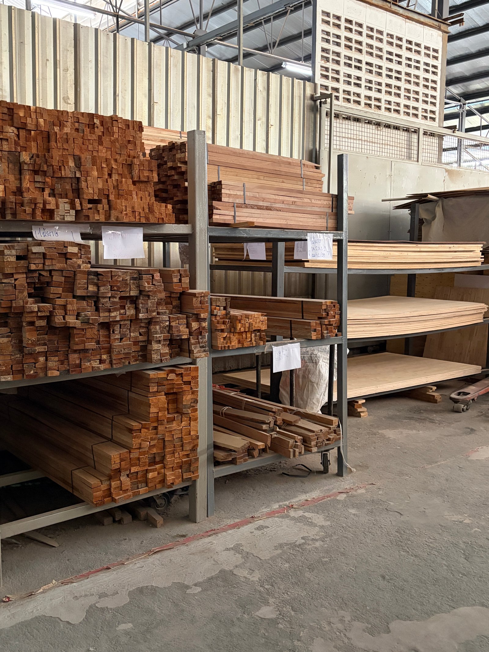 Kiln-dried timber for sofa frames
